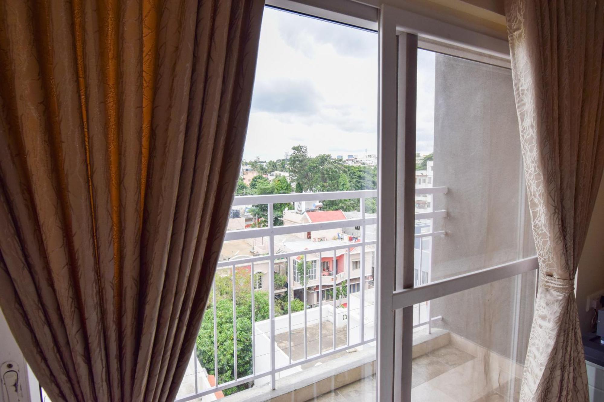 Staymazing-1,2 & 3 Bhk Ac Apartments In Hebbal-5Mins To Manyata-30Mins To Airport 班加罗尔 外观 照片