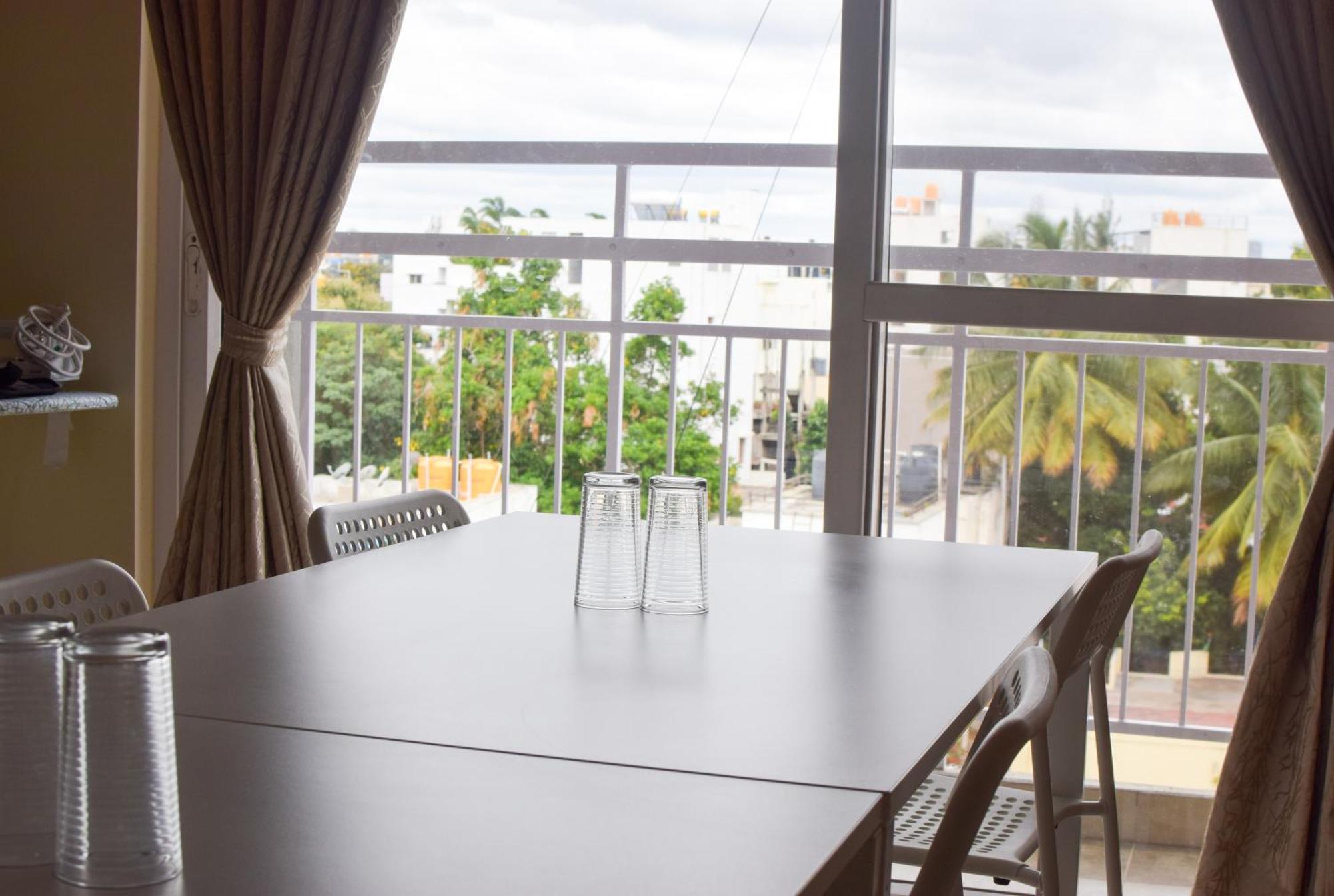 Staymazing-1,2 & 3 Bhk Ac Apartments In Hebbal-5Mins To Manyata-30Mins To Airport 班加罗尔 外观 照片